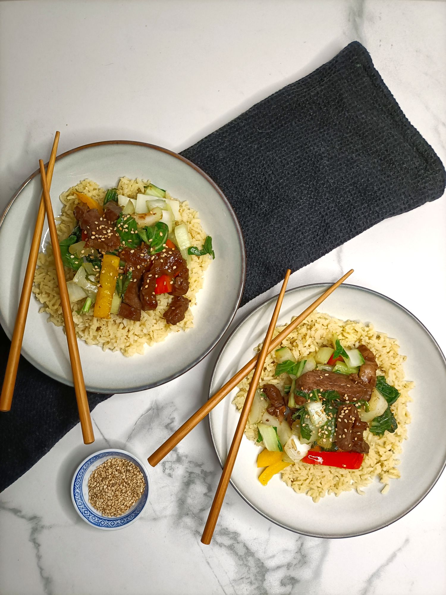 Snelle entrecote roerbak met knapperige groenten